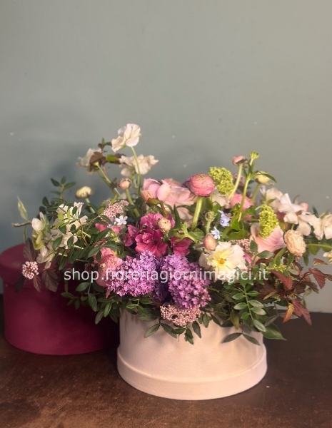 Flower box fiorita in rosa
